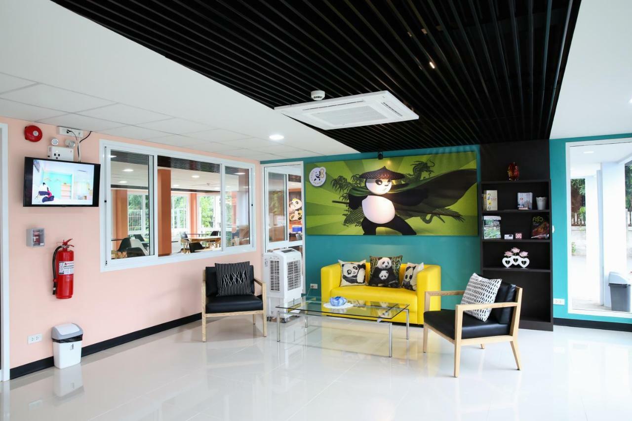 Lucky Panda Hotel Chiang Mai Exterior photo
